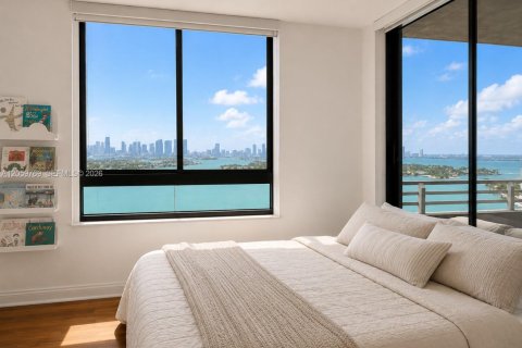 Copropriété à vendre à Miami Beach, Floride: 2 chambres, 117.24 m2 № 2264461 - photo 11