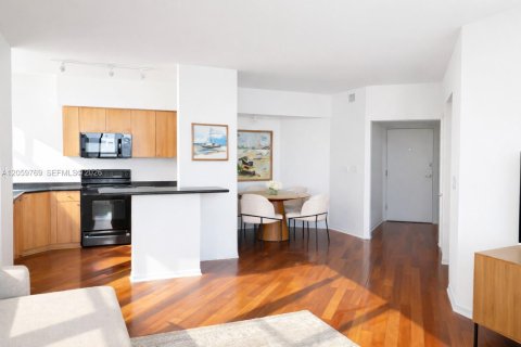 Copropriété à vendre à Miami Beach, Floride: 2 chambres, 117.24 m2 № 2264461 - photo 8