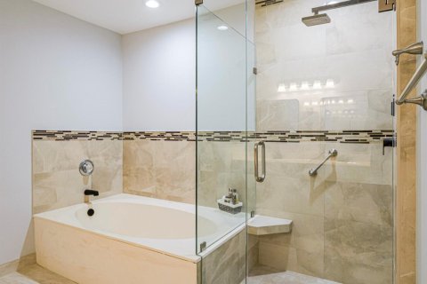 Condo in St. Lucie, Florida, 3 bedrooms  № 2253818 - photo 16