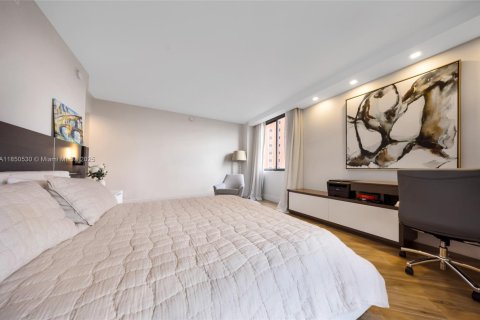 Copropriété à vendre à Miami, Floride: 3 chambres, 223.24 m2 № 1856818 - photo 17