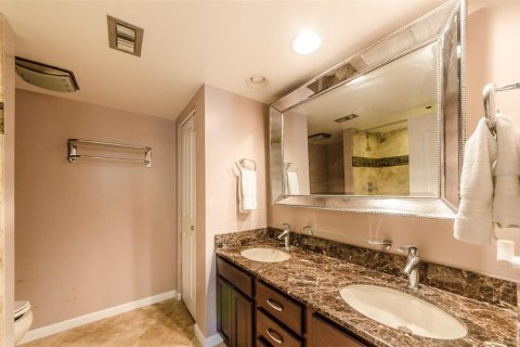 Condo in Clearwater, Florida, 2 bedrooms  № 1680855 - photo 16