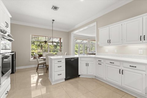 House in Orlando, Florida 5 bedrooms, 322.56 sq.m. № 1803400 - photo 16