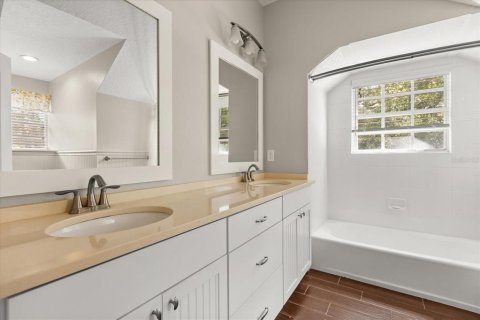 House in Orlando, Florida 5 bedrooms, 322.56 sq.m. № 1803400 - photo 28