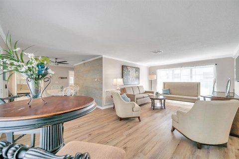 Casa en venta en Tarpon Springs, Florida, 3 dormitorios, 180.14 m2 № 2100066 - foto 14