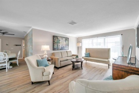 Casa en venta en Tarpon Springs, Florida, 3 dormitorios, 180.14 m2 № 2100066 - foto 8