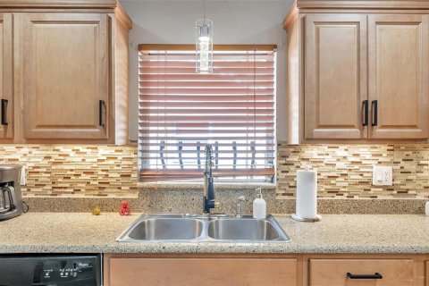 Casa en venta en Tarpon Springs, Florida, 3 dormitorios, 180.14 m2 № 2100066 - foto 24