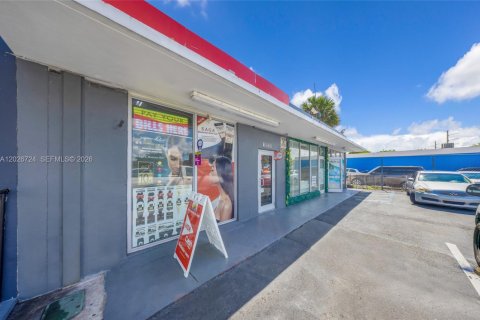 Commercial property in Fort Lauderdale, Florida № 2085582 - photo 2