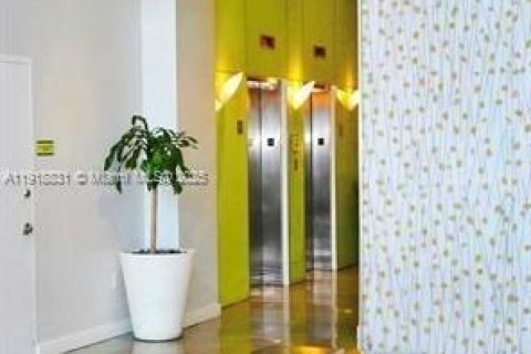 Copropriété à louer à Miami, Floride: 2 chambres, 96.25 m2 № 1974016 - photo 24