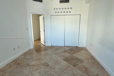 Copropriété à louer à Miami, Floride: 2 chambres, 96.25 m2 № 1974016 - photo 12