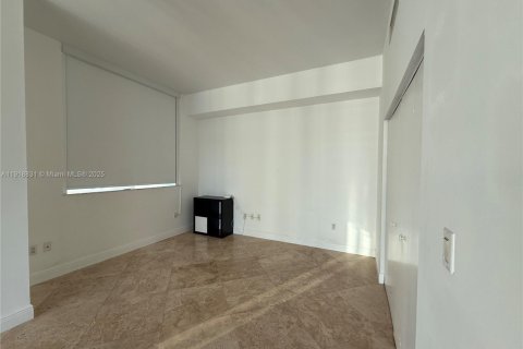 Copropriété à louer à Miami, Floride: 2 chambres, 96.25 m2 № 1974016 - photo 9