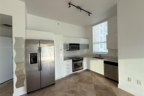 Copropriété à louer à Miami, Floride: 2 chambres, 96.25 m2 № 1974016 - photo 4