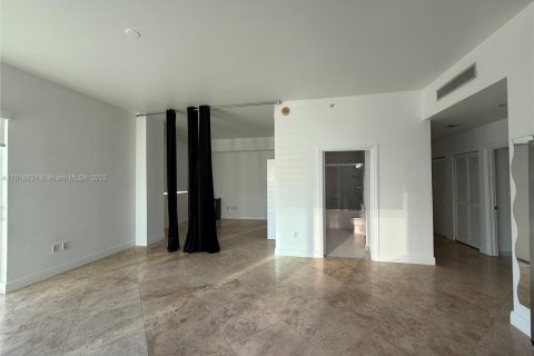 Copropriété à louer à Miami, Floride: 2 chambres, 96.25 m2 № 1974016 - photo 7