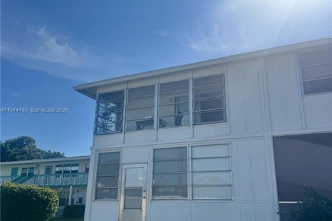 Condominio en venta en Deerfield Beach, Florida, 1 dormitorio, 65.03 m2 № 2020212 - foto 2