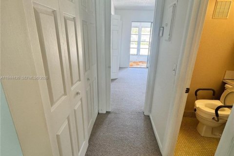 Condominio en venta en Deerfield Beach, Florida, 1 dormitorio, 65.03 m2 № 2020212 - foto 11