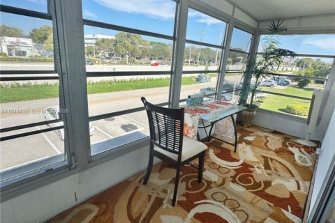 Condominio en venta en Deerfield Beach, Florida, 1 dormitorio, 65.03 m2 № 2020212 - foto 17