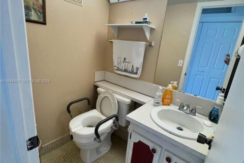 Condominio en venta en Deerfield Beach, Florida, 1 dormitorio, 65.03 m2 № 2020212 - foto 10