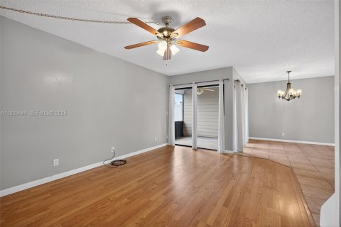 Condo in Jupiter, Florida, 2 bedrooms  № 1986823 - photo 14