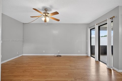 Condo in Jupiter, Florida, 2 bedrooms  № 1986823 - photo 13