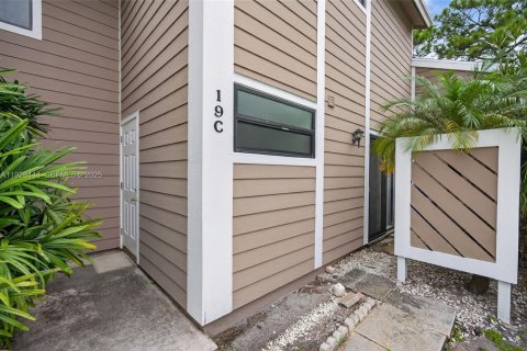 Condo in Jupiter, Florida, 2 bedrooms  № 1986823 - photo 2