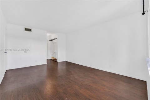 Copropriété à louer à Weston, Floride: 2 chambres, 102.75 m2 № 1976947 - photo 12