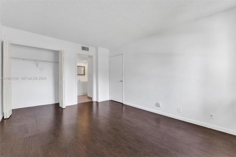 Copropriété à louer à Weston, Floride: 2 chambres, 102.75 m2 № 1976947 - photo 19