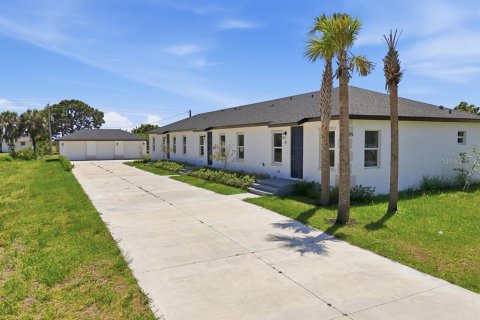 Commercial property in Rotonda, Florida 97.55 sq.m. № 2156400