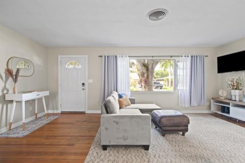 Villa ou maison à vendre à Clearwater, Floride: 2 chambres, 124.12 m2 № 2318885 - photo 5