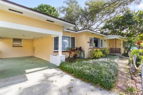 Villa ou maison à vendre à Clearwater, Floride: 2 chambres, 124.12 m2 № 2318885 - photo 2