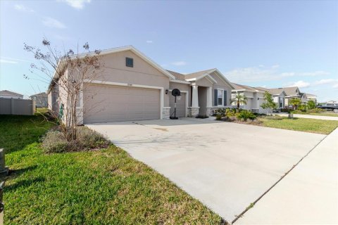 House in Bradenton, Florida 4 bedrooms, 263.66 sq.m. № 2222065 - photo 4