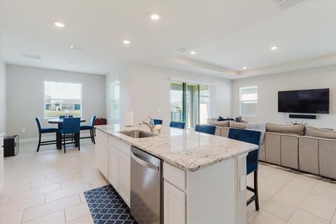 House in Bradenton, Florida 4 bedrooms, 263.66 sq.m. № 2222065 - photo 25