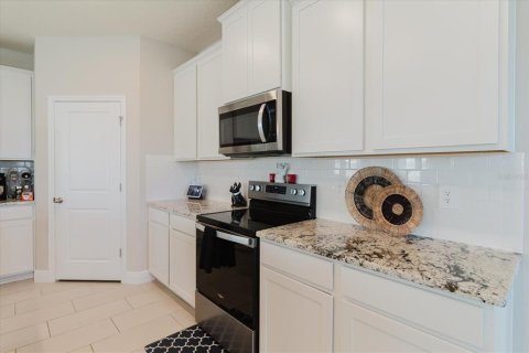 House in Bradenton, Florida 4 bedrooms, 263.66 sq.m. № 2222065 - photo 29