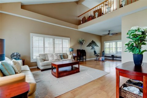 House in Tampa, Florida 3 bedrooms, 215.35 sq.m. № 1777953 - photo 7