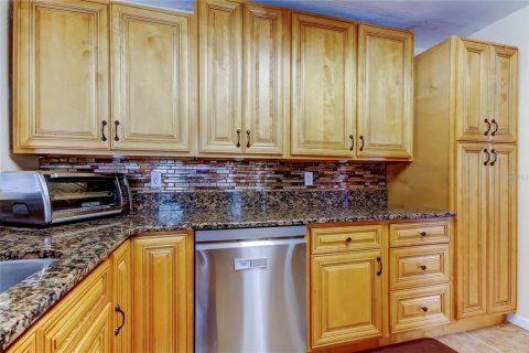 House in Tampa, Florida 3 bedrooms, 215.35 sq.m. № 1777953 - photo 14