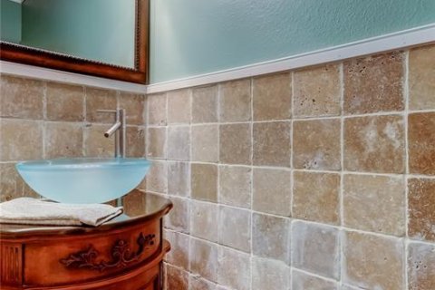 House in Tampa, Florida 3 bedrooms, 215.35 sq.m. № 1777953 - photo 24