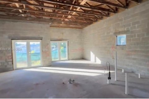 Adosado en venta en Miami Gardens, Florida, 3 dormitorios, 97.45 m2 № 2027489 - foto 9