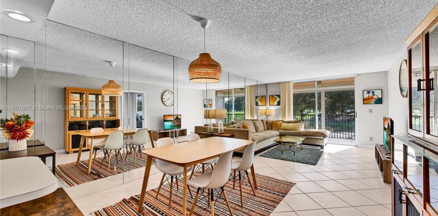 Condominio en Davie, Florida, 2 dormitorios  № 1953053