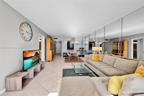 Condominio en alquiler en Davie, Florida, 2 dormitorios, 105.91 m2 № 1953053 - foto 24