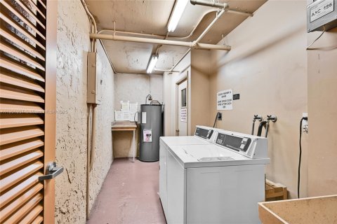 Condominio en alquiler en Davie, Florida, 2 dormitorios, 105.91 m2 № 1953053 - foto 13