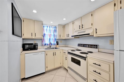 Condominio en alquiler en Davie, Florida, 2 dormitorios, 105.91 m2 № 1953053 - foto 2