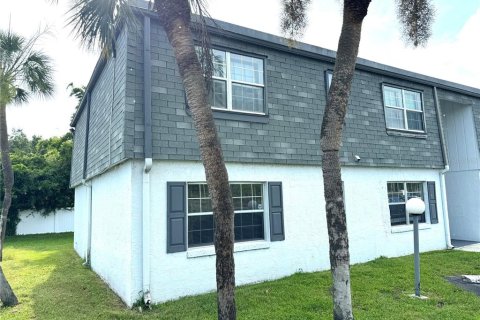 Condominio en alquiler en Winter Park, Florida, 2 dormitorios, 93.18 m2 № 1751682 - foto 1