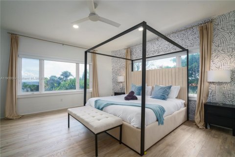 House in St. Lucie, Florida 10 bedrooms, 670.66 sq.m. № 2012169 - photo 9