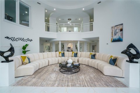 House in St. Lucie, Florida 10 bedrooms, 670.66 sq.m. № 2012169 - photo 4