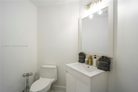 House in St. Lucie, Florida 10 bedrooms, 670.66 sq.m. № 2012169 - photo 29