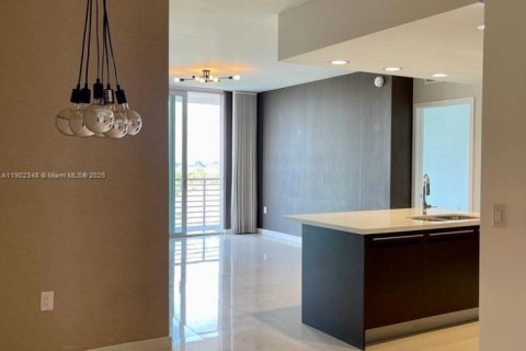 Condo in Doral, Florida, 3 bedrooms  № 1953772 - photo 4