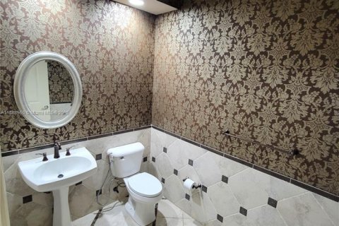 Снять в аренду кондоминиум в Санрайз, Флорида 2 спальни, 162.86м2, № 1941077 - фото 21