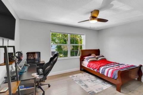 House in Miramar, Florida 5 bedrooms, 306.21 sq.m. № 2173307 - photo 8
