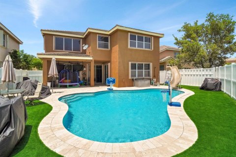 House in Miramar, Florida 5 bedrooms, 306.21 sq.m. № 2173307 - photo 14