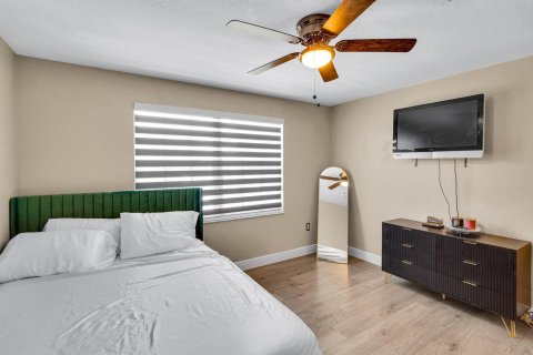 House in Miramar, Florida 5 bedrooms, 306.21 sq.m. № 2173307 - photo 7