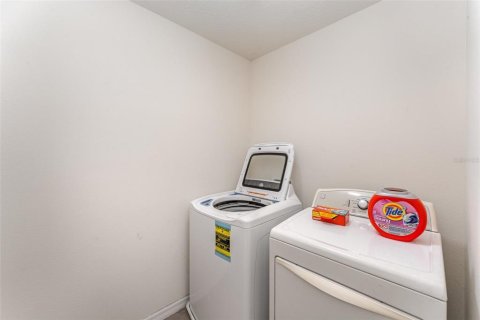 Casa en venta en Winter Haven, Florida, 5 dormitorios, 250.46 m2 № 1735422 - foto 25