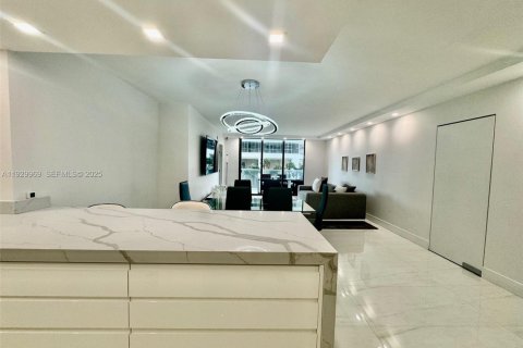 Condominio en venta en Bal Harbour, Florida, 3 dormitorios, 156.82 m2 № 1989137 - foto 8